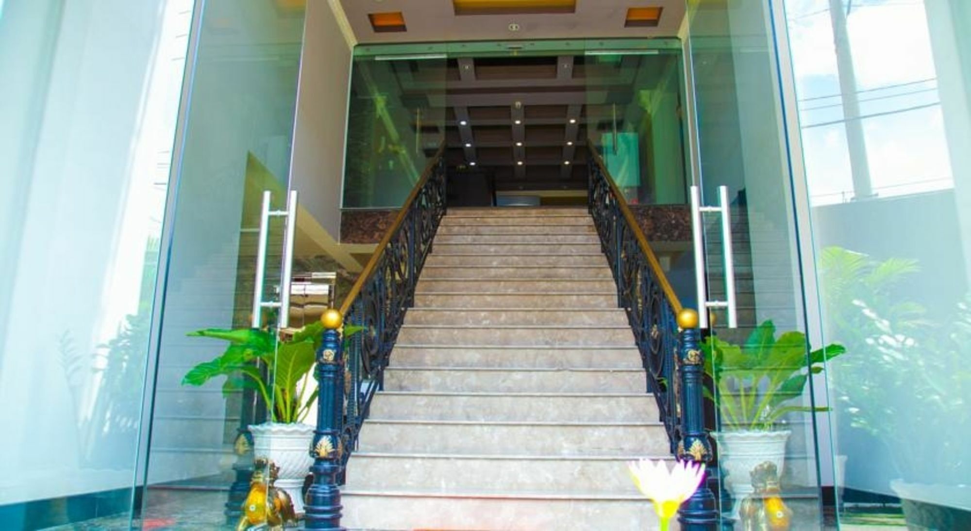Eden Roc Hotel Ho Chi Minh City Bagian luar foto
